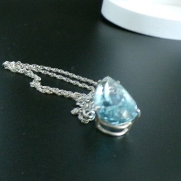 Natural Blue Topaz Pear shaped 30mm X 17MM Pendant 18" J Avery twisted chain - Picture 7 of 16